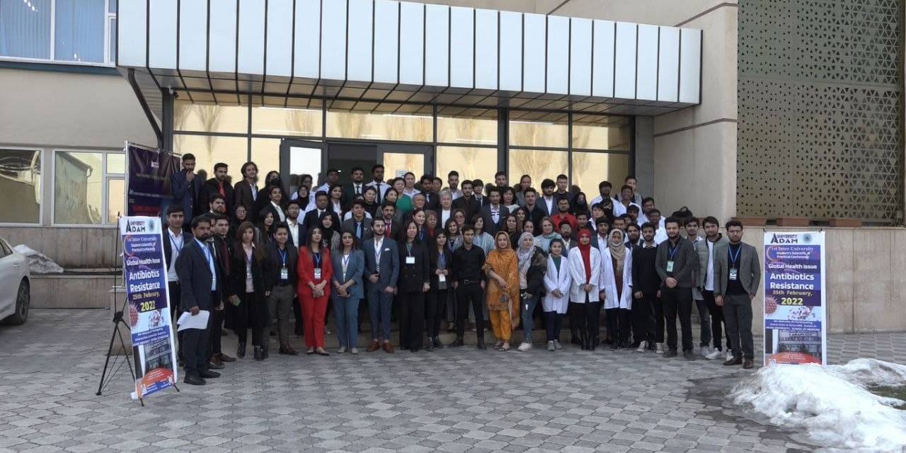 На Межвузовской студенческой научно-практической конференции «Глобальные проблемы здравоохранения: устойчивость к антибиотикам»
