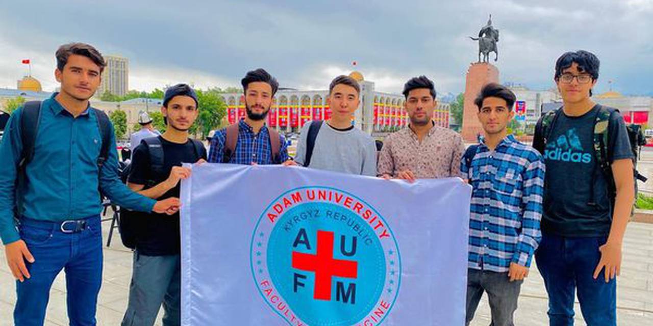 Студенты ВШМ Университета Адам посетили Кыргызский Национальный Исторический музей в рамках социально-культурной адаптации.