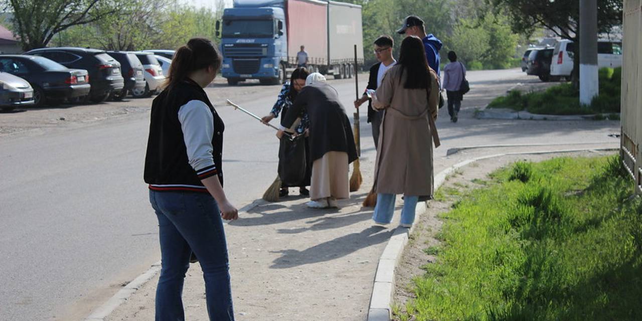 On April 20, another clean-up day was held at Adam University in support of the initiative of the President of the country to hold a "National Purity Day."