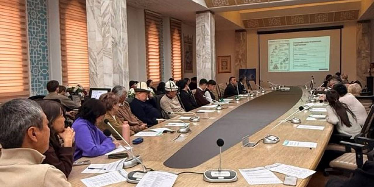 2026-жылдын 28-февралында Адам университети өнөктөштөрү менен биргеликте А. Осмонов атындагы КР Улуттук китепканасында өткөн «Салттуу баалуулуктарды калыбына келтирүү»
